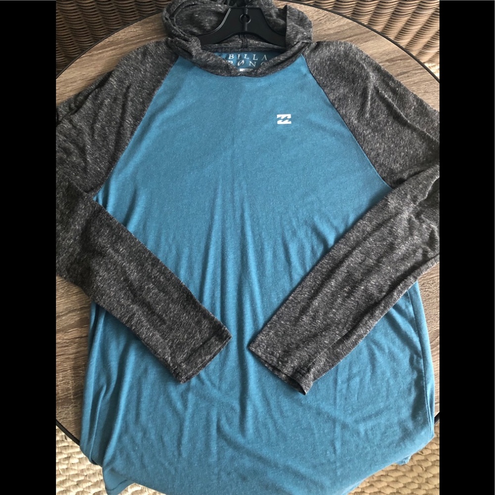 Men’s long sleeve shirt, size Large